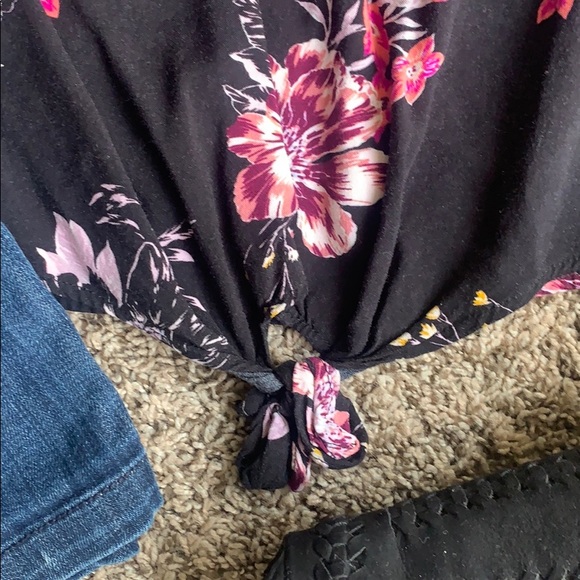 Mudd Crop-top - Picture 3 of 7